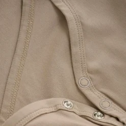 Minymo Baby Body i bambus - Simply Taupe